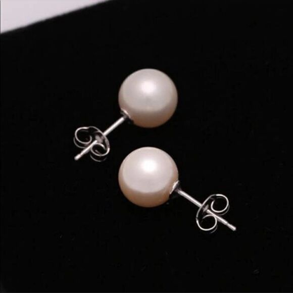 New 925 Sterling Silver Freshwater White Pearl Stud Earrings - Picture 3 of 8